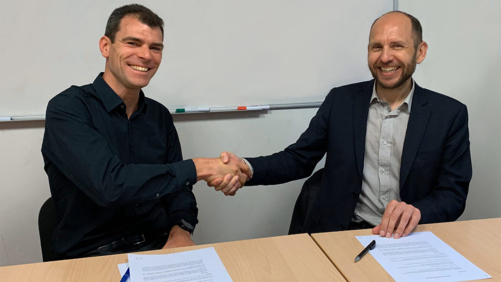 Georges-Olivier Reymond (left) and Bruno Desruelle (right), respectively CEOs of Pasqal and Muquans. Georges-Olivier Reymond (left) and Bruno Desruelle (right), respectively CEOs of Pasqal and Muquans.