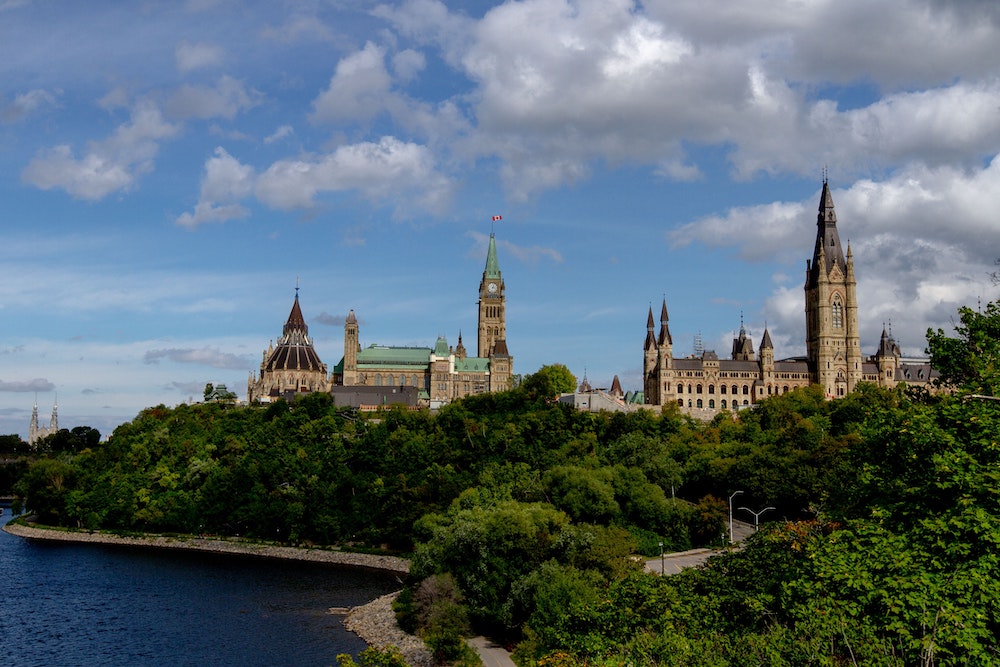 ​Government of Canada launches National Quantum Strategy to create jobs and advance quantum technologies Français