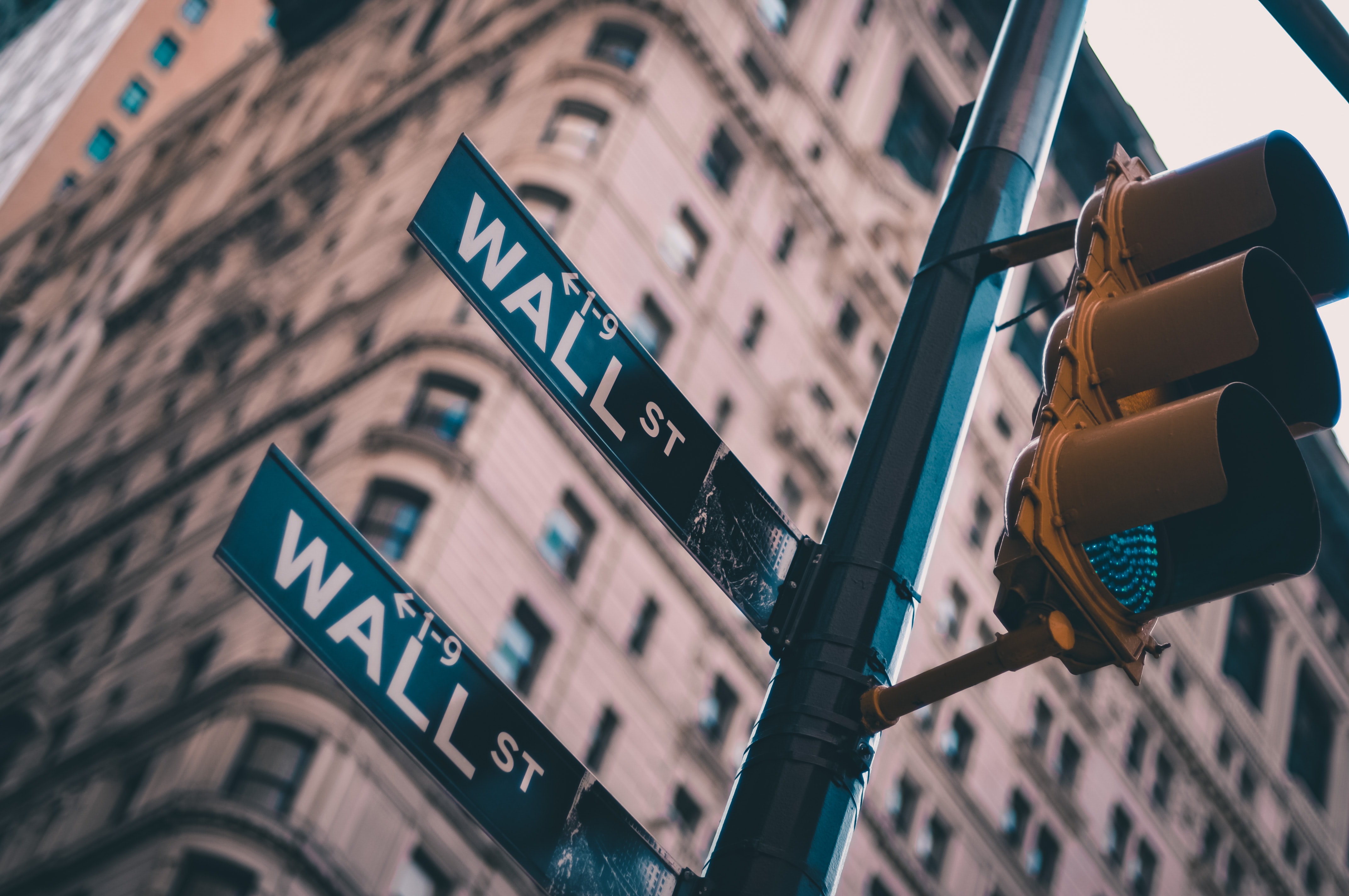 Photo by lo lo on Unsplash