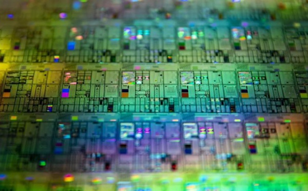 Quantum Experiments Explore Power of Light for Communications, Computing