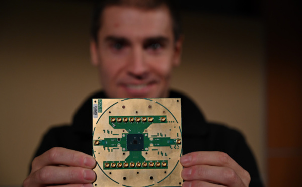 Intel and QuTech Unveil Details of First Cryogenic Quantum Computing Control Chip